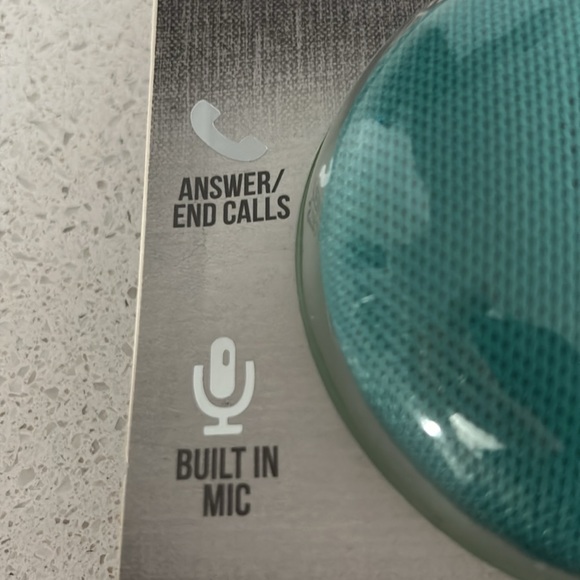 Aduro Phase wireless water resistant speaker - Picture 2 of 7